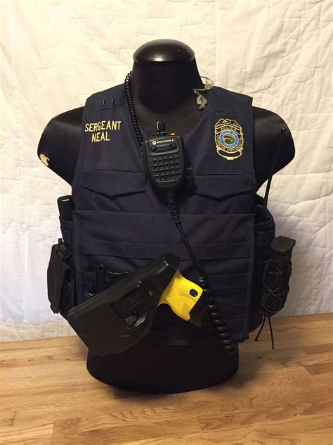 police outer carrier vest